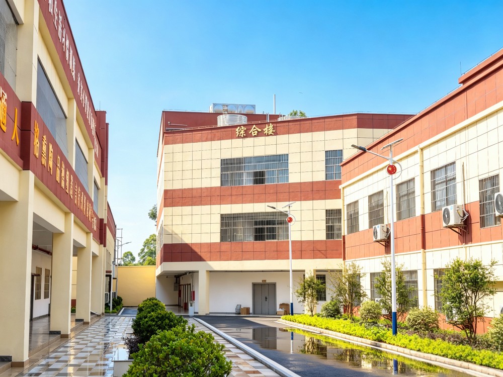 武汉孩子厌学不读书管教学校联系电话